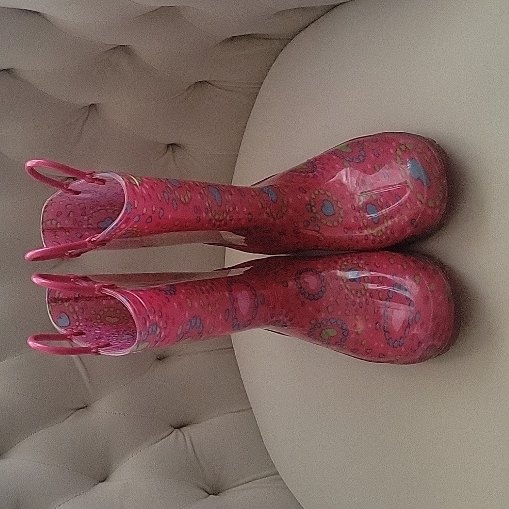 Kid's waterproof rain boots with pull straps sz 4/5